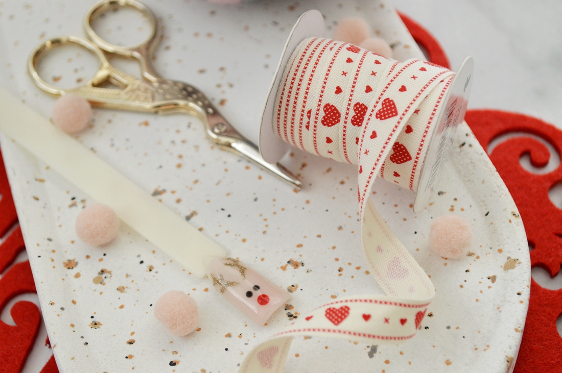 renifer na paznokciach krok po kroku